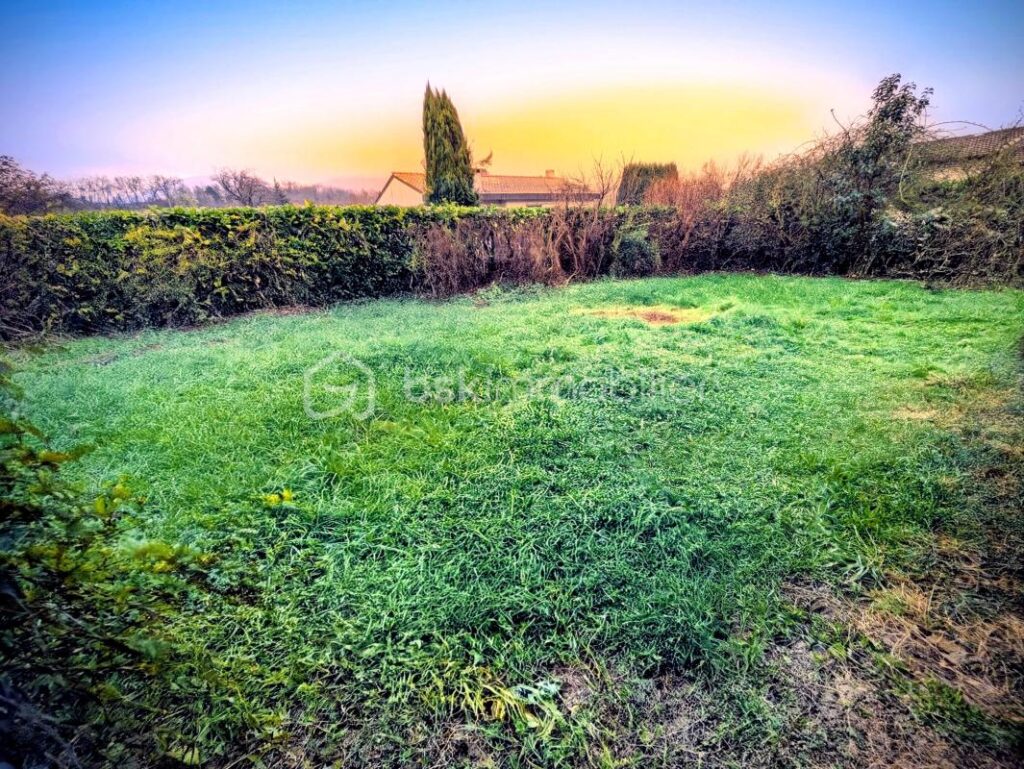 Maison individuelle dans petit village – 6 pièces – 4 chambres – 114 m²