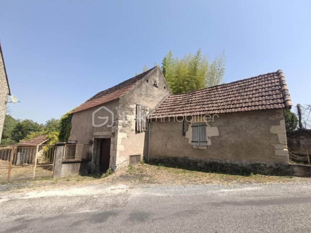 Grande Maison de Village en Pierres de 153 m2 à Allas les Mines – 6 pièces – 4 chambres – 153 m²