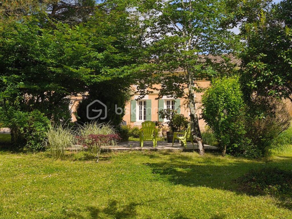 LONGERE DE CHARME – 10 pièces – 4 chambres – 221 m²