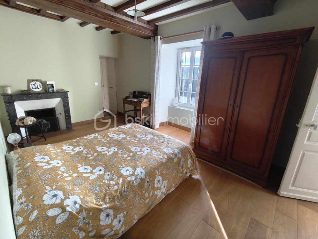 Maison de charme en pierre – Volumes, lumière et sérénité au cœur des marais – 7 pièces – 4 chambres – 245 m²