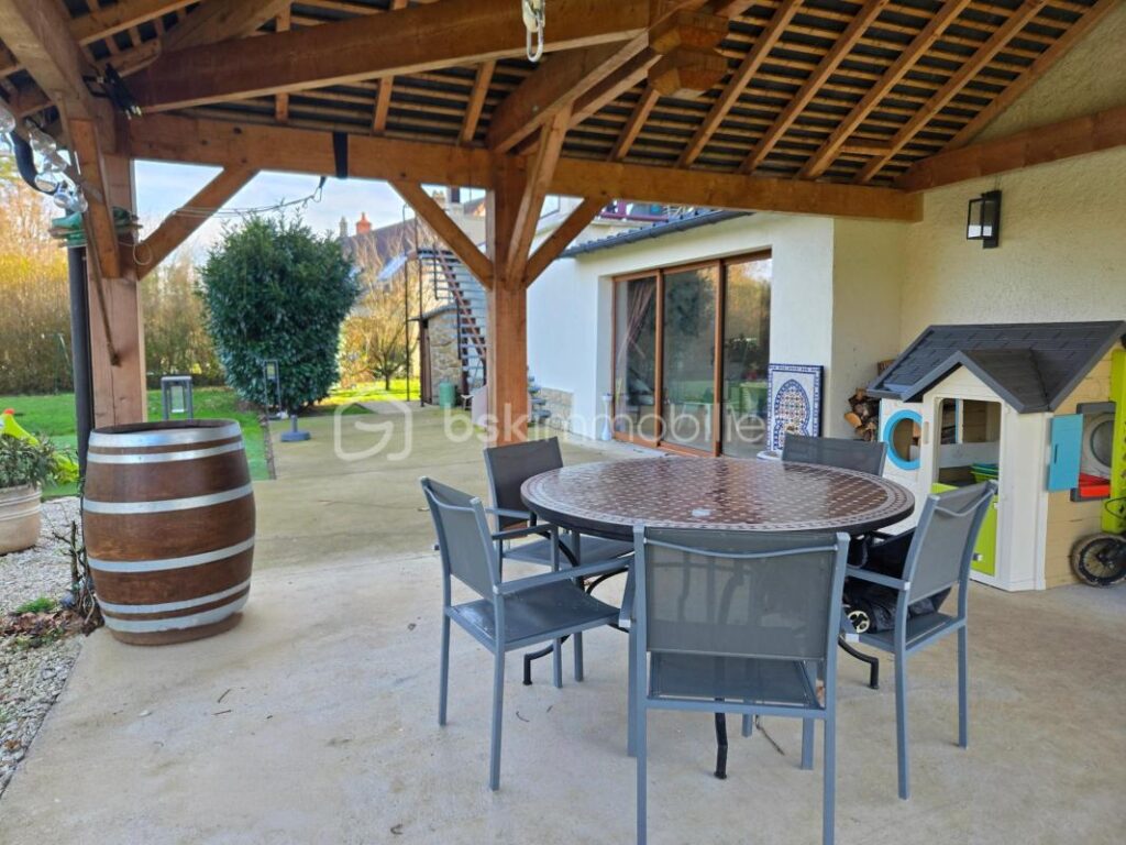 Magnifique Maison en pierres de 201m² à Raveau – 5 pièces – 4 chambres – 201 m²