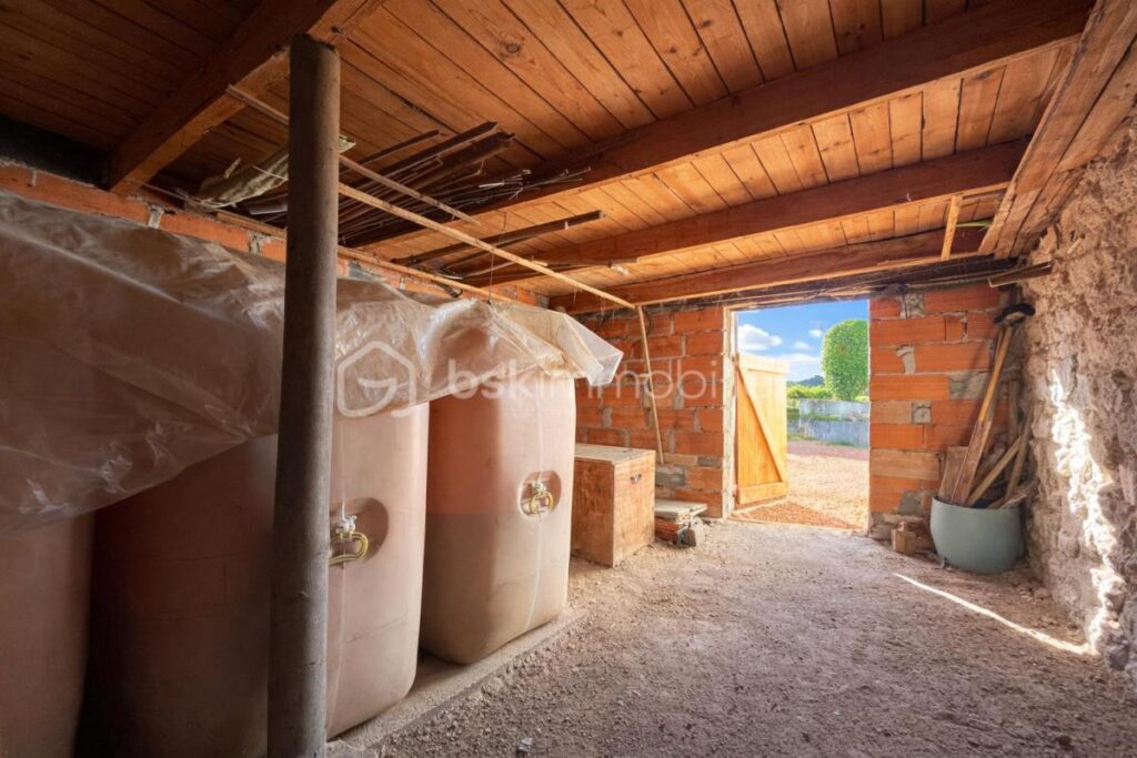 Maison ancienne de caractère – fort potentiel – vue dégagée – 5 pièces – 4 chambres – 104 m²