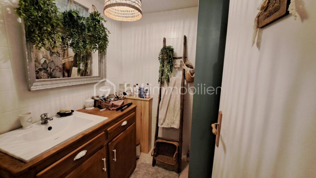 Ensemble immobilier de 2 maisons rénovées – 8 pièces – 4 chambres – 175 m²