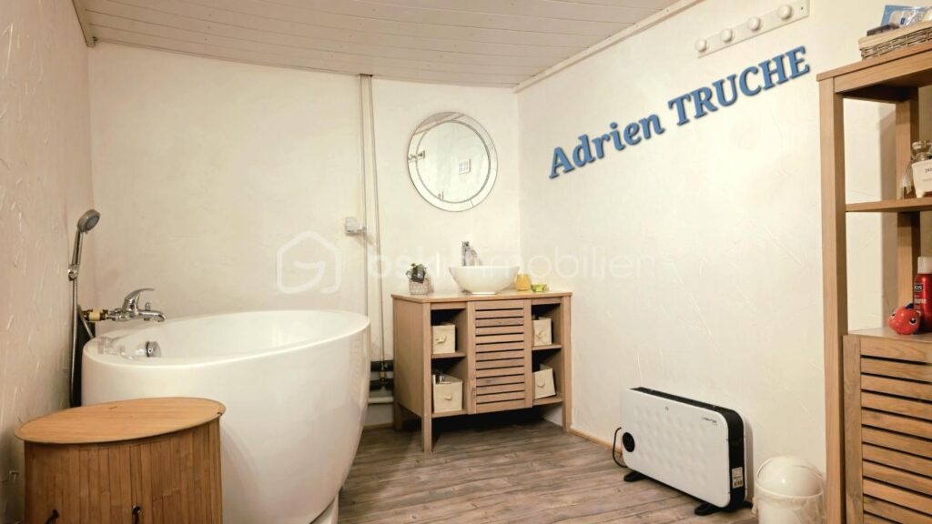 Hauteurs de Choisy – Vue dégagée – Vaste terrain plat – 5 pièces – 4 chambres – 114 m²