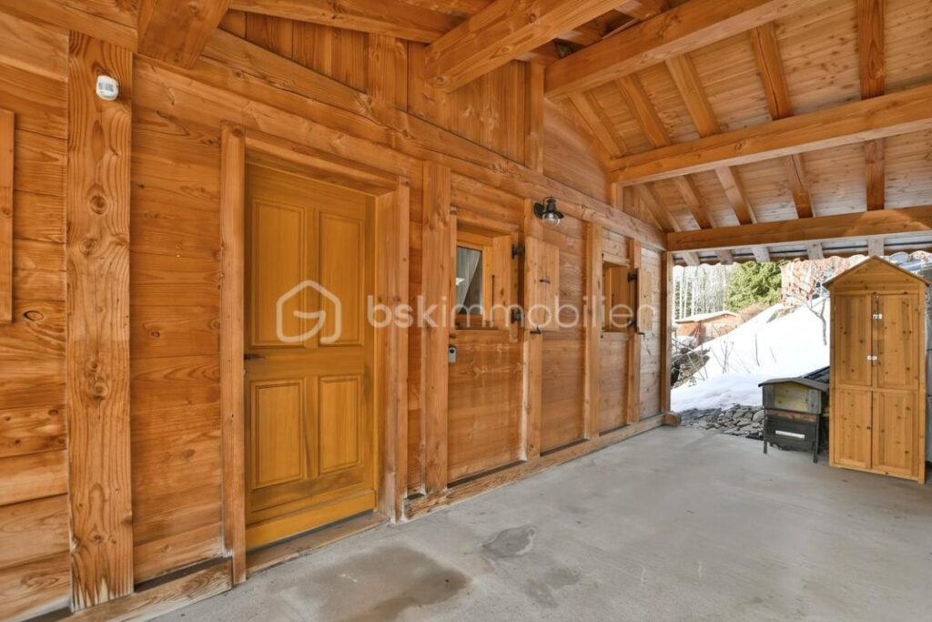 CHALET AVEC VUE PANORAMIQUE, ACCÈS SKI & POTENTIEL LOCATIF – 4 pièces – 3 chambres – 135 m²