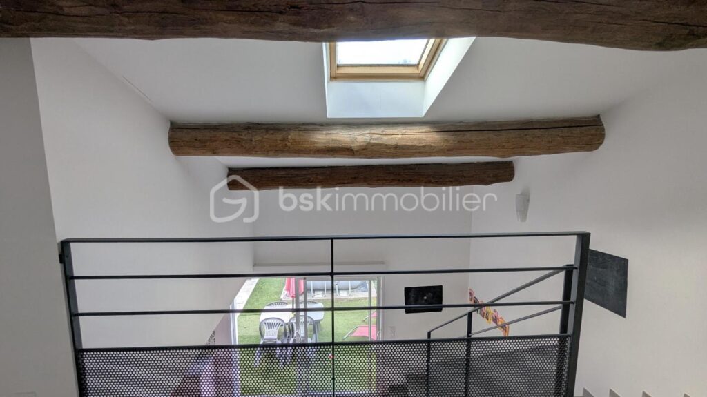 Ensemble de 2 habitations sur une belle parcelle arborée – 8 pièces – 6 chambres – 227 m²