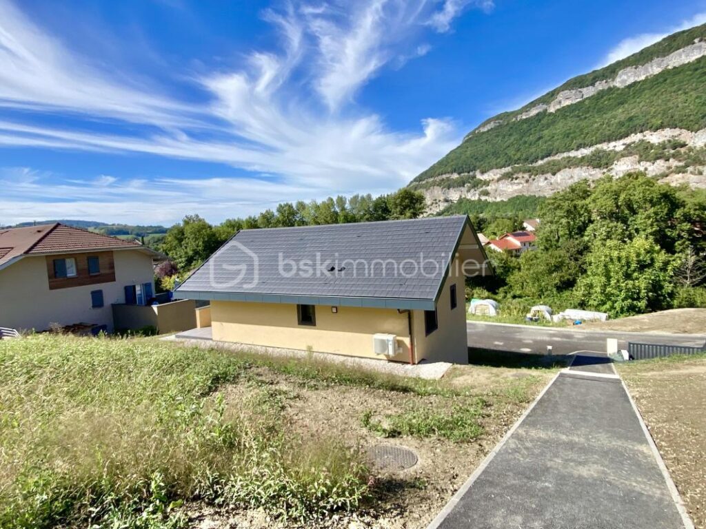 Magnifique maison 5 pièces sur 660 m² de terrain à l’entrée de Sillingy – 5 pièces – 4 chambres – 124 m²