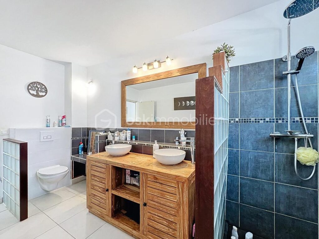 Ensemble immobilier villa et ses deux locatifs vue mer – 10 pièces – 7 chambres – 295 m²