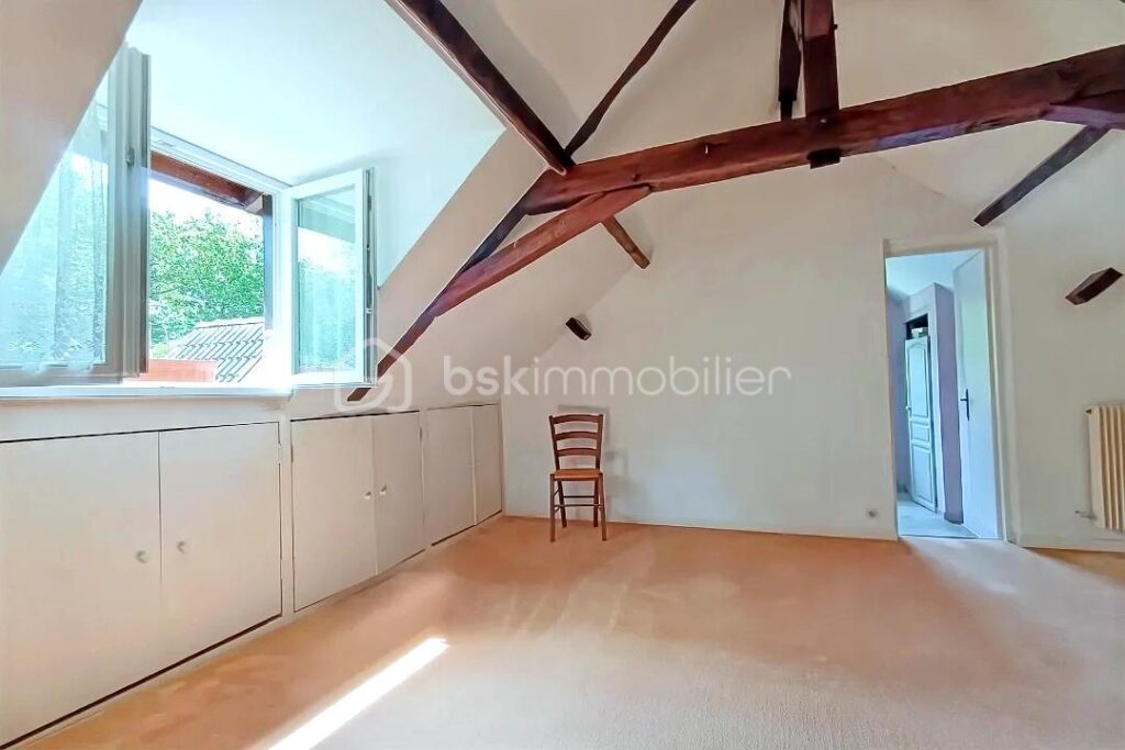 Maison isolée au calme mais proche des commerces entre Pau et Oloron – 4 pièces – 2 chambres – 155 m²