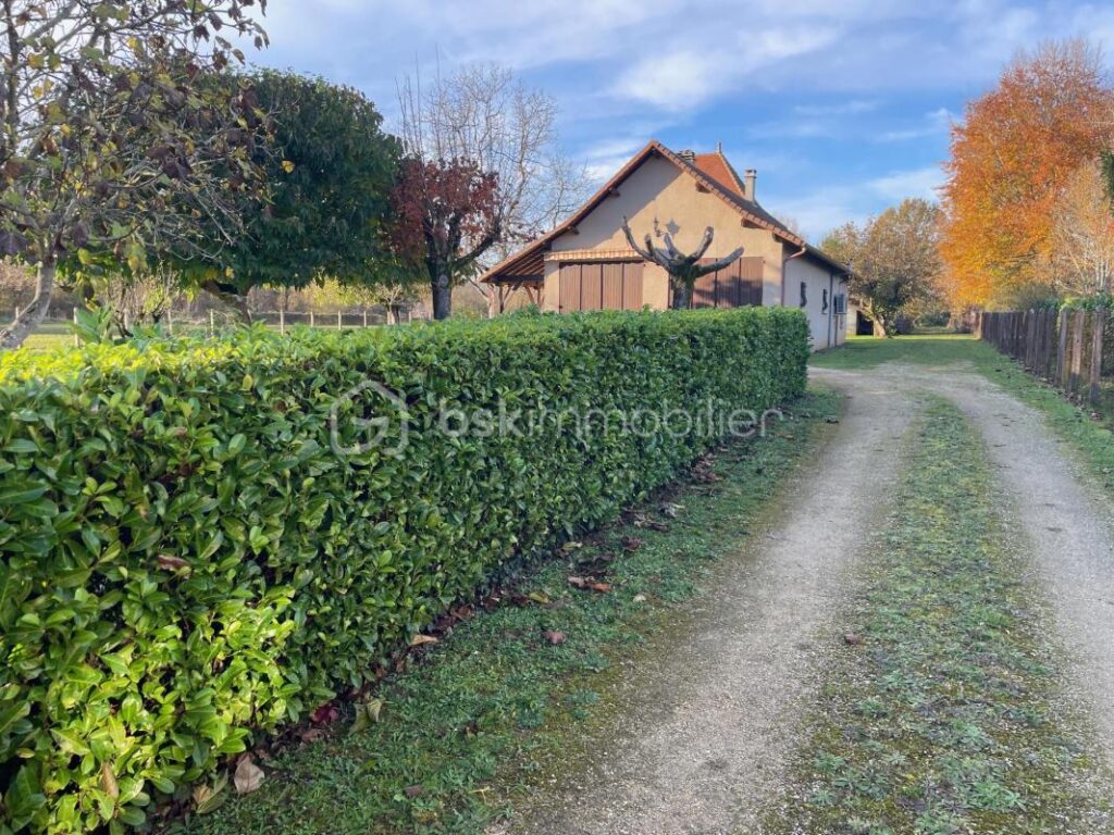 Belle maison avec 4 chambres et vue sur la Dordogne – 6 pièces – 4 chambres – 114 m²