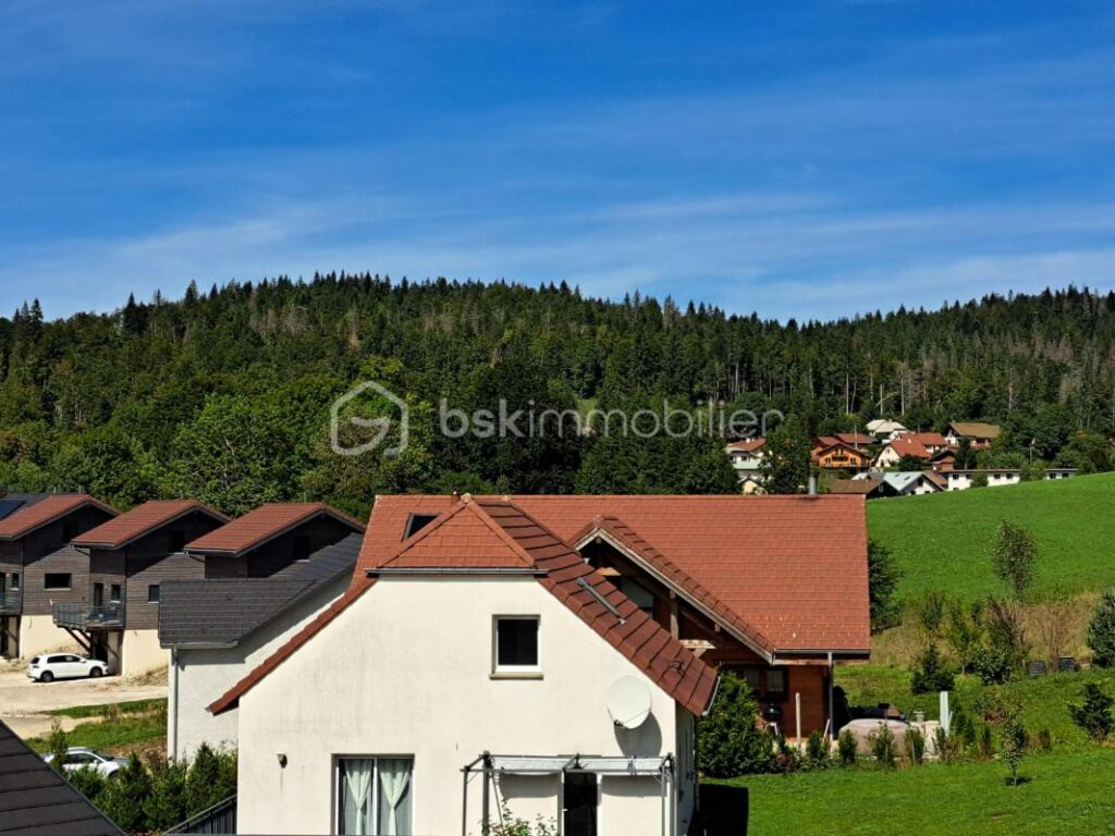 Maison récente de type 6 avec vue dégagée sur belle parcelle de 650 m² – Secteur de la Caronnée – 6 pièces – 4 chambres – 155 m²