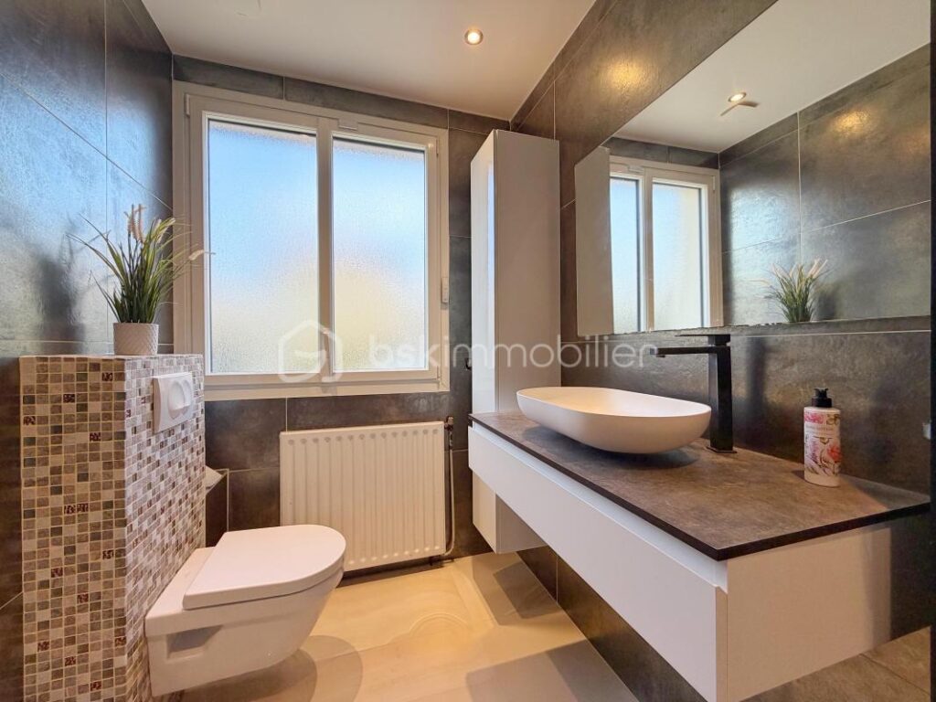 NOUVELLE PEPITE POUR POSER SES VALISES ! – 7 pièces – 4 chambres – 114 m²