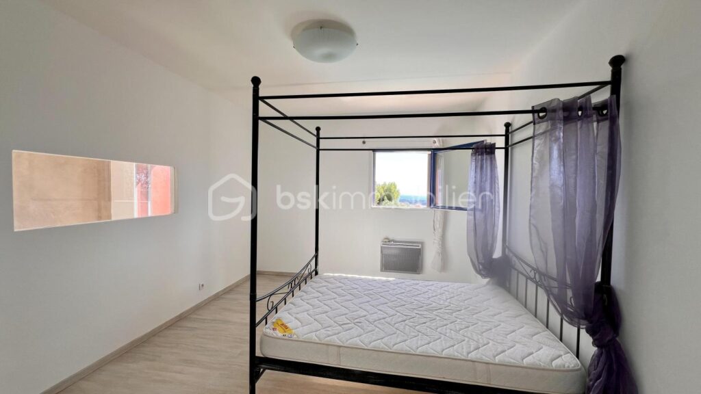 VILLA D’ARCHITECTE – VUE MER PANORAMIQUE – PISCINE – GARAGE – PROCHE CENTRE-VILLE – 7 pièces – 5 chambres – 230 m²