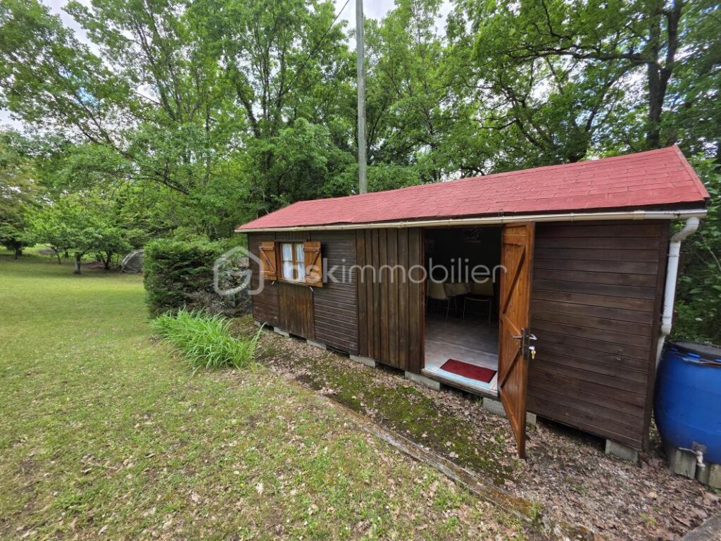 MAISON STE COLOMBE EN BRUILHOIS- GARAGE- JARDIN 3850 m² – 5 pièces – 4 chambres – 140 m²