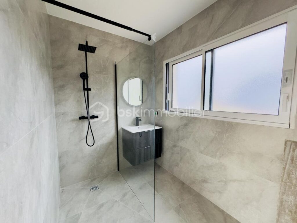 Maison T4 de 2025 RE 2020 – 4 pièces – 3 chambres – 123 m²