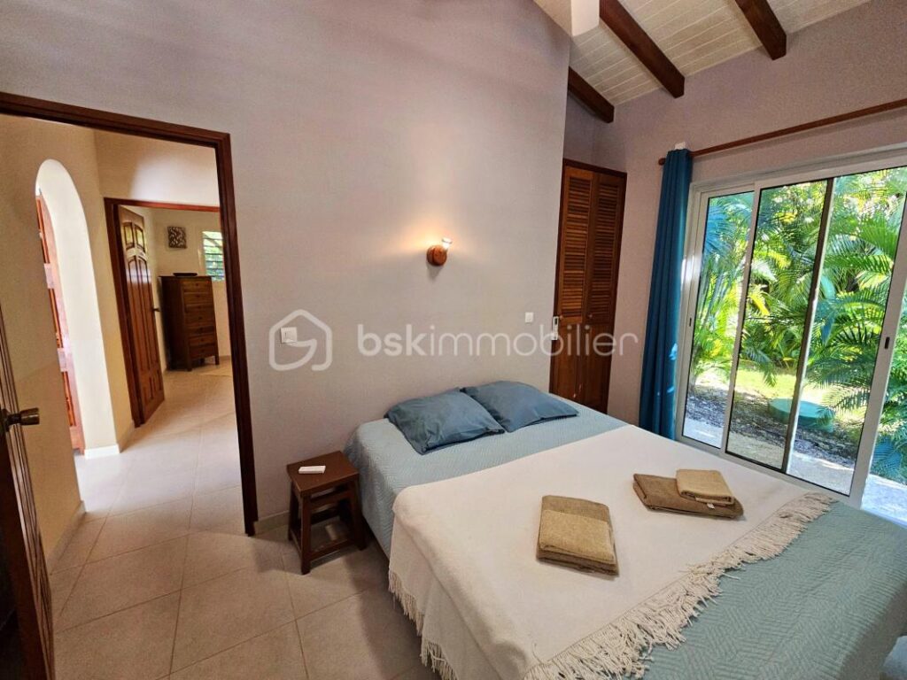 MAISON ET BUNGALOW T2 PROCHE MER – 6 pièces – 4 chambres – 189 m²