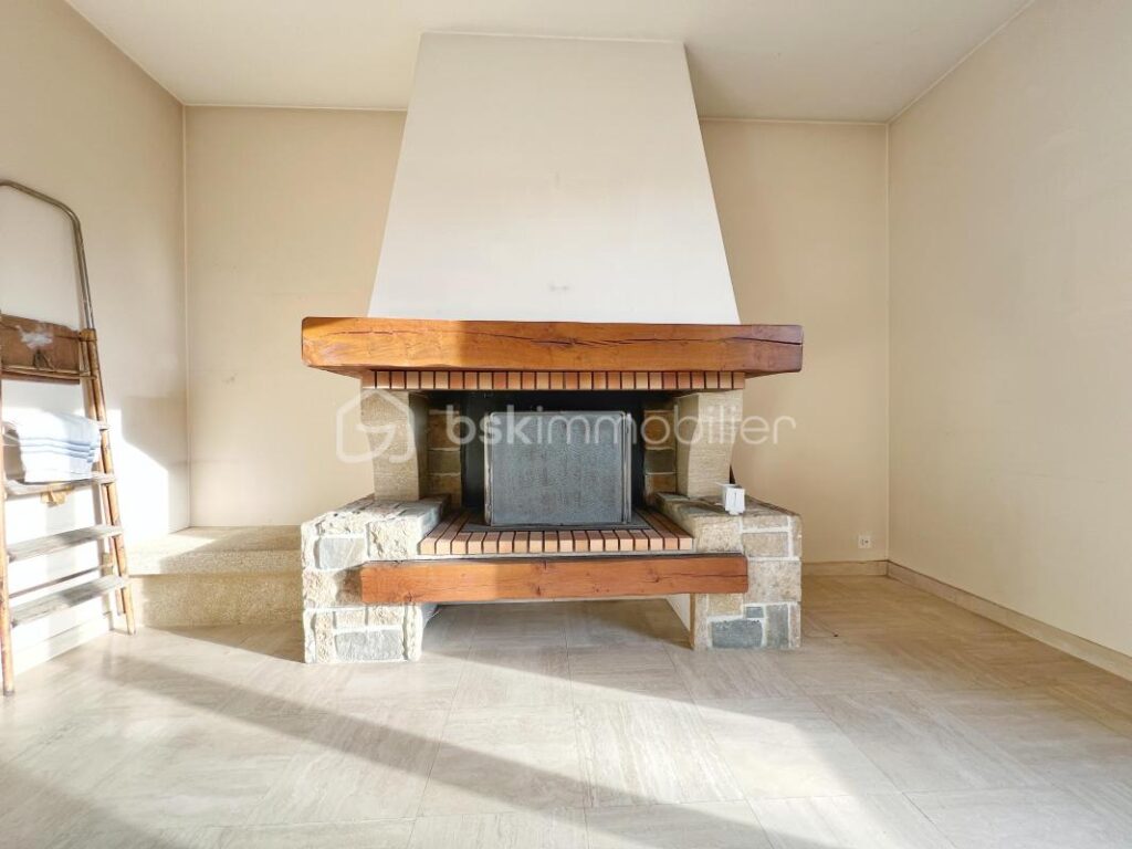 Marly-le-Roi – Spacieuse maison familiale avec vue dégagée sur Paris – 7 pièces – 4 chambres – 152 m²