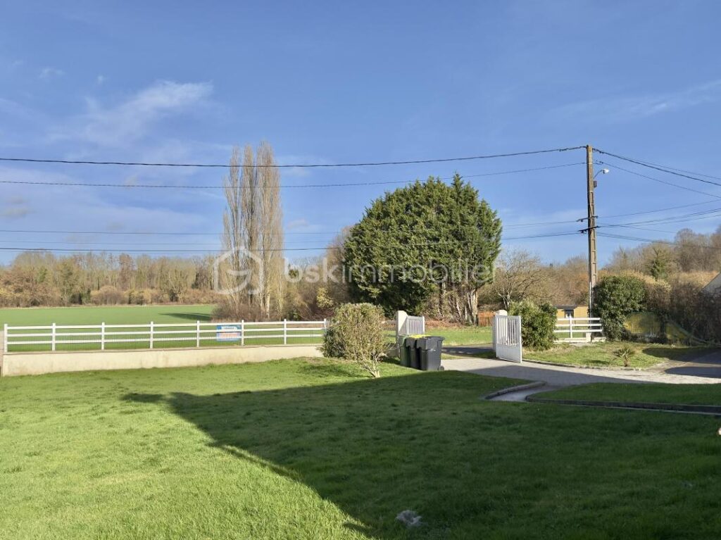 Maison moderne – 145 m² – 5 chambres – Sous-sol total – Terrain 1034 m² – 6 pièces – 5 chambres – 145 m²