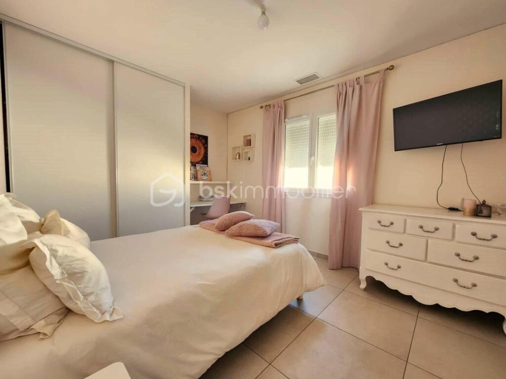 Superbe villa de plain-pied sans vis-à-vis avec quatre chambres – 6 pièces – 4 chambres – 145 m²