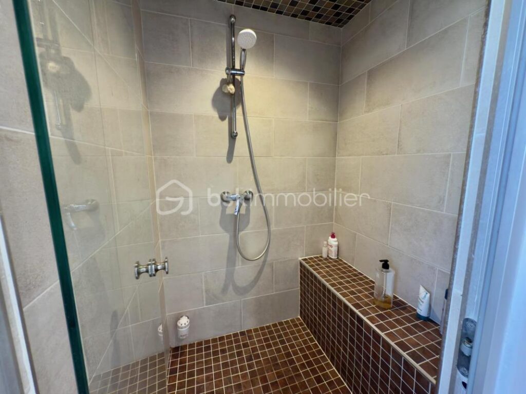 Duplex d’exception – Dernier étage avec balcon filant, triple exposition – Nice Gioffredo – 4 pièces – 3 chambres – 100 m²