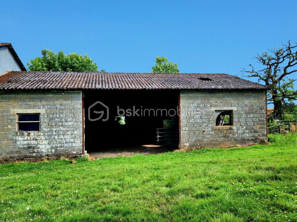 Maison de 150m2 avec dépendances et jardin ! – 5 pièces – 3 chambres – 150 m²