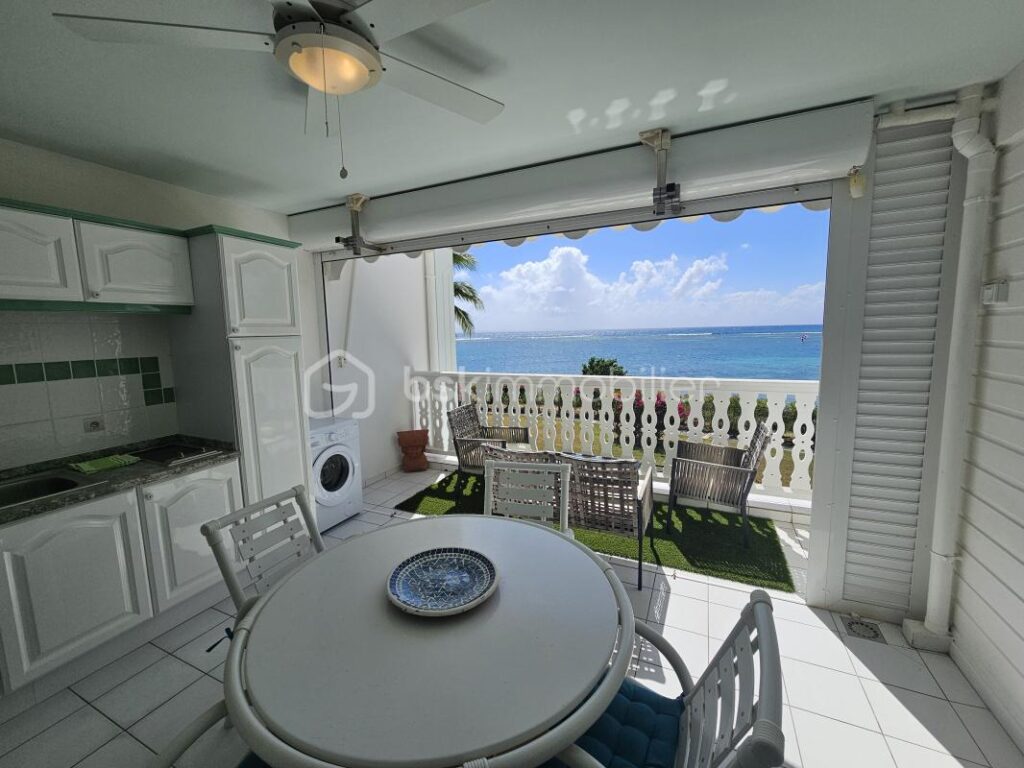 APPARTEMENT T2- LE SAVANNAH- BORD DE MER- VUE LAGON – 2 pièces – 1 chambre – 61 m²