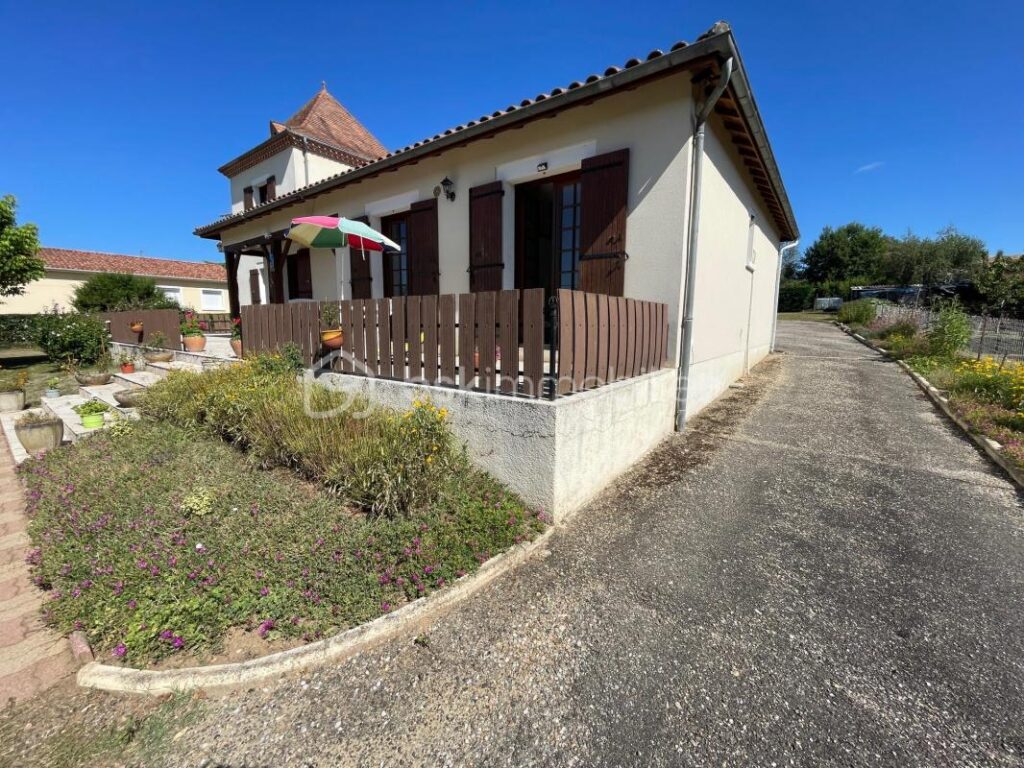 Belle propriété sur les hauteurs de Creysse – 7 pièces – 4 chambres – 120 m²