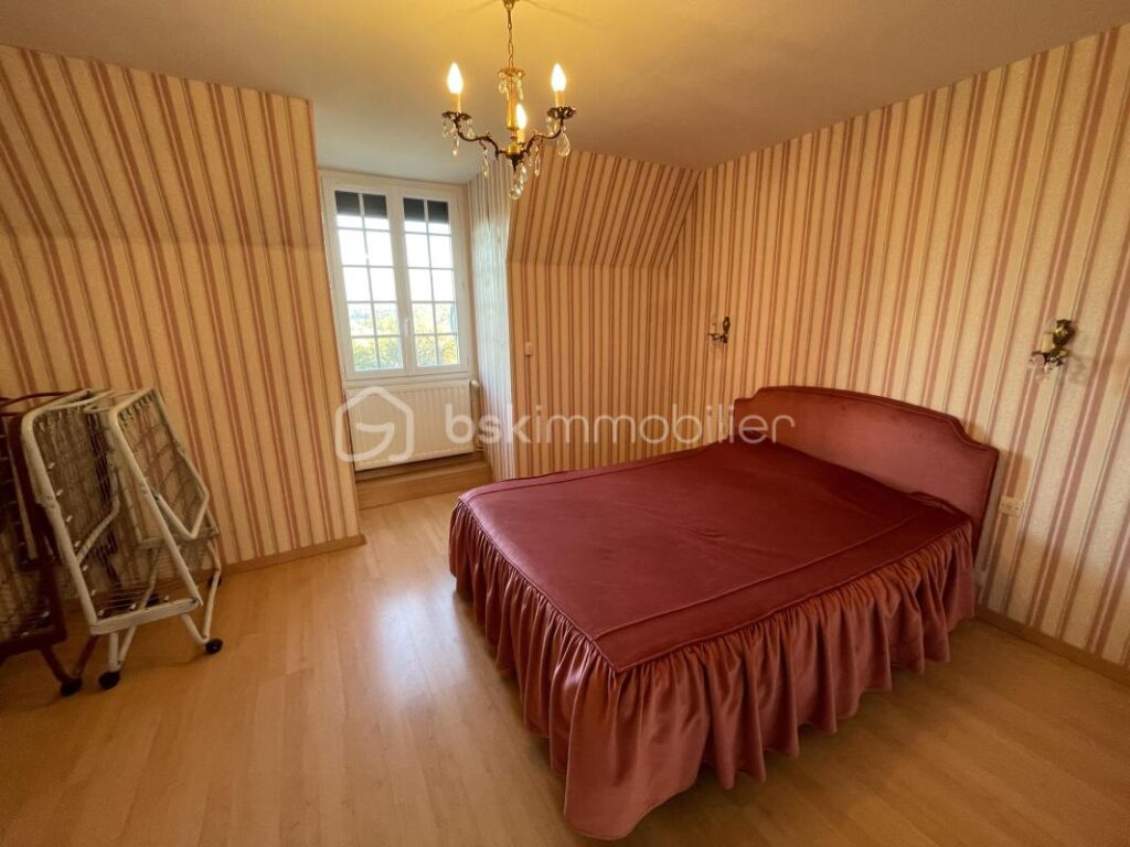 Superbe maison en pierre en position dominante avec vue – 6 pièces – 4 chambres – 120 m²