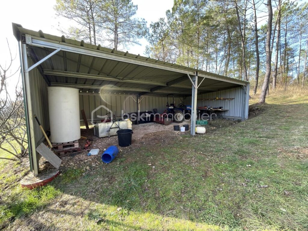 Propriété sans voisin proche, au calme absolu – 6 pièces – 4 chambres – 151 m²