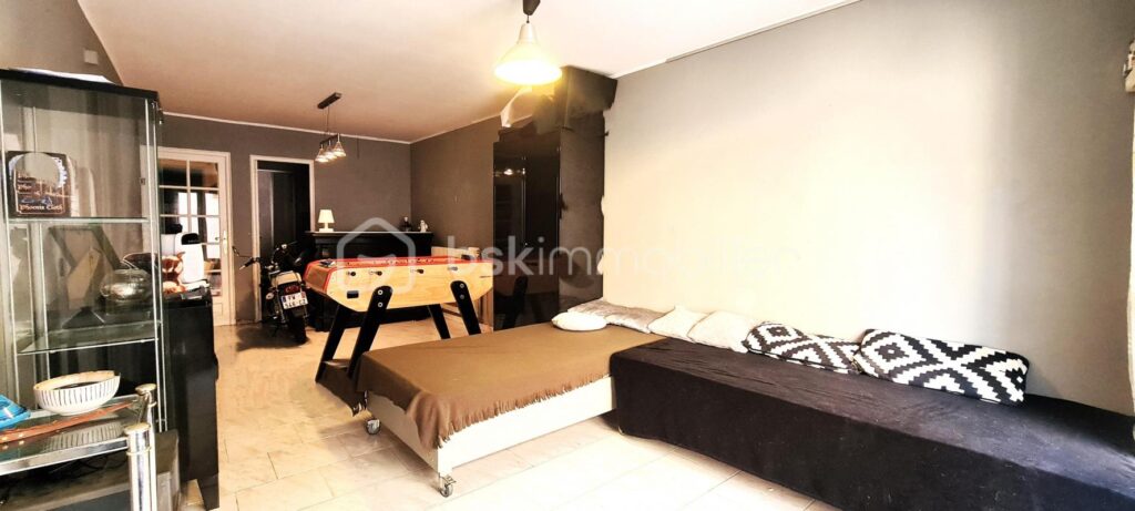 *** Maison de village de 146m²- Cour- Loggia- T2 en RDC- Vue- La Palme *** – 6 pièces – 3 chambres – 146 m²