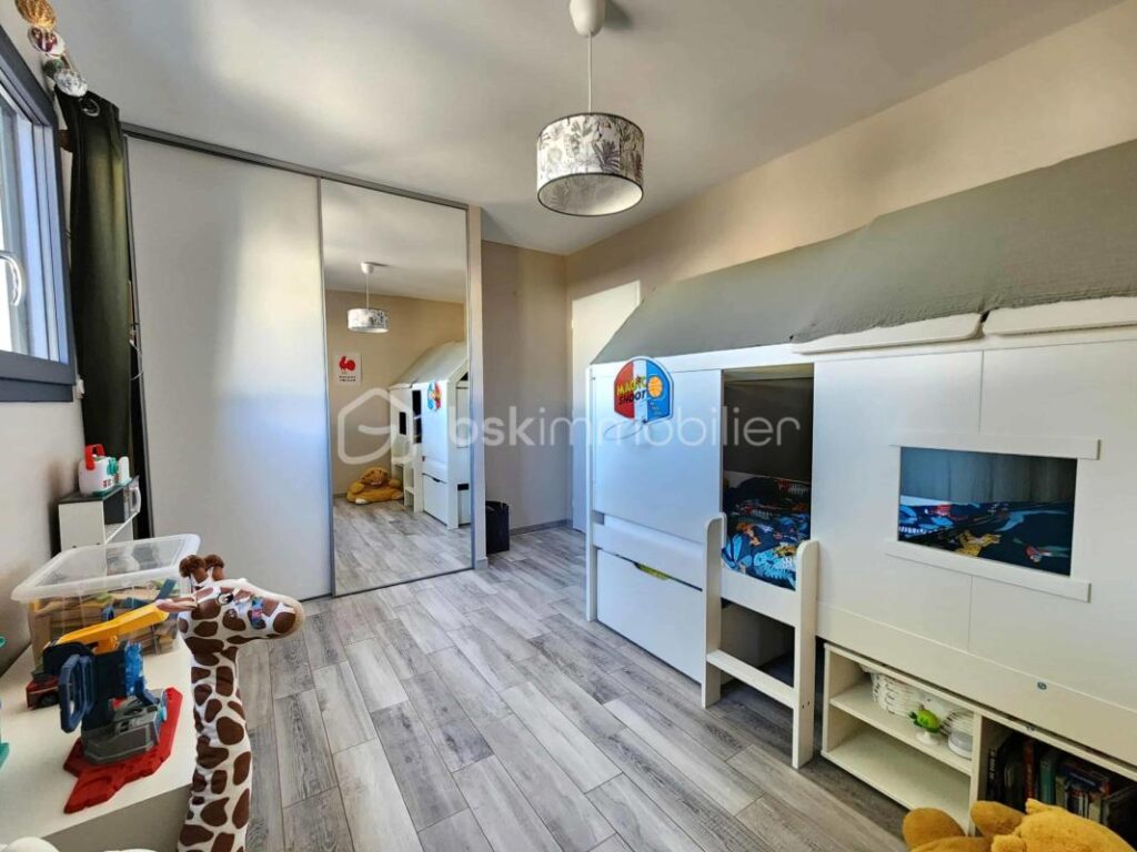 Superbe villa de plain-pied à trois kilomètres de Pézenas – 4 pièces – 3 chambres – 134 m²