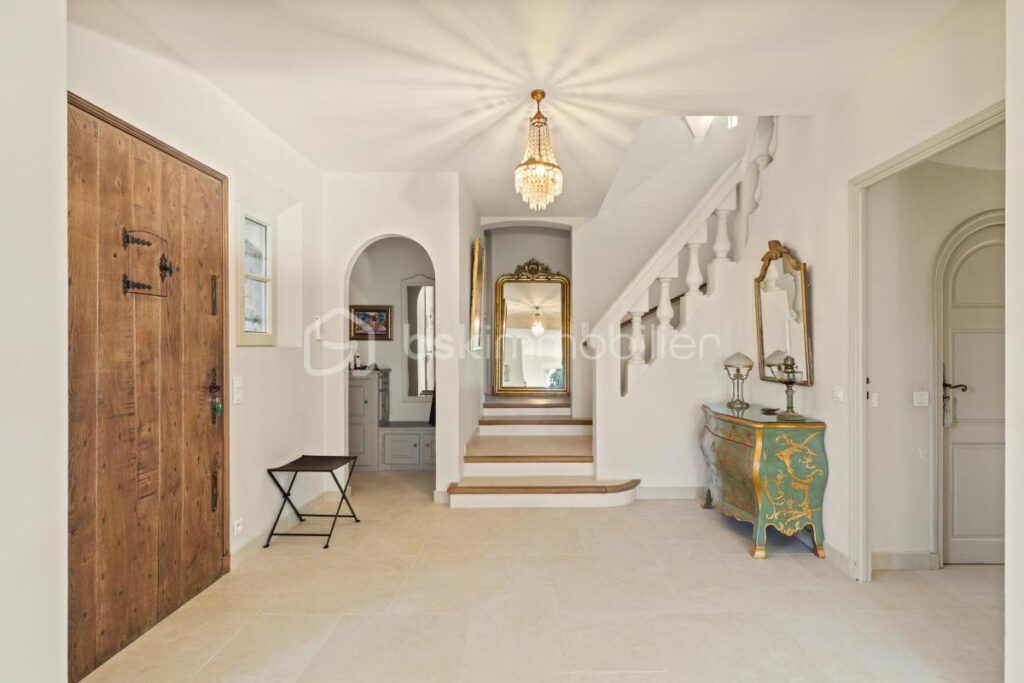 Une villa clés en main, alliant charme et sérénité dans un écrin de verdure – 5 pièces – 4 chambres – 170 m²