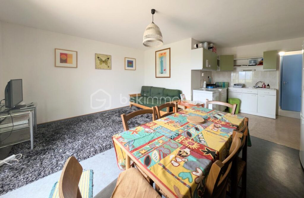 VILLA de 257 M² A LIAUSSON 34800 – 11 pièces – 8 chambres – 257 m²