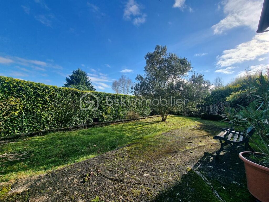 MAISON SUR SOUS-SOL TOTAL_4 CHAMBRES_ JARDIN ! – 5 pièces – 4 chambres – 130 m²