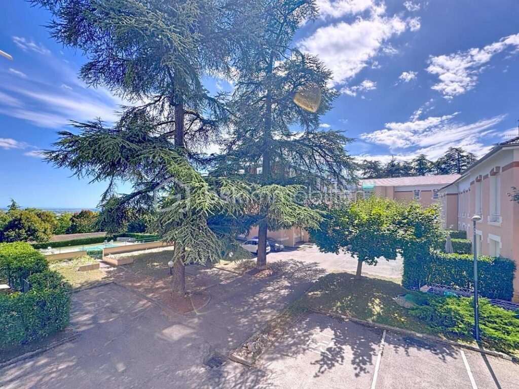 Bel appartement situé sur les hauteurs de Dijon- parking- cave et piscine – 2 pièces – 1 chambre – 51 m²