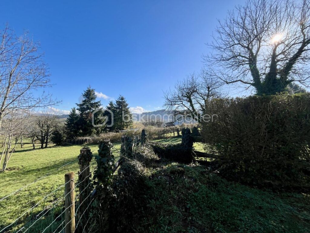 Maison ancienne de caractère – fort potentiel – vue dégagée – 5 pièces – 4 chambres – 104 m²