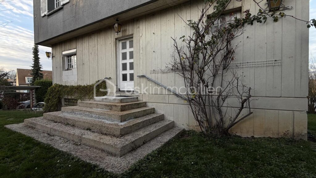 Maison contemporaine à l’architecture cubique – Vue dégagée sur la vallée – 6 pièces – 4 chambres – 149 m²