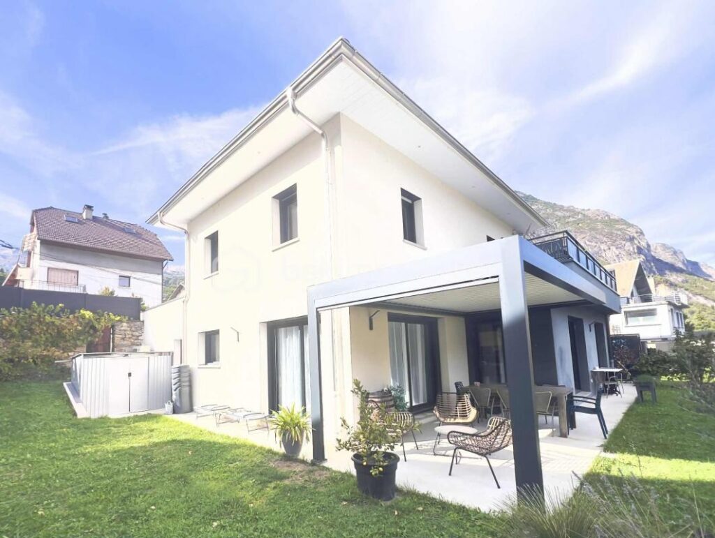 RARE SUR LE MARCHÉ-MAISON CONTEMPORAINE DE 133 M² – 5 pièces – 4 chambres – 133 m²