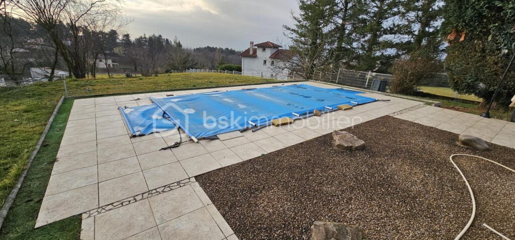 MAISON avec belle vue 165m2 – 4 pièces – 3 chambres – 165 m²