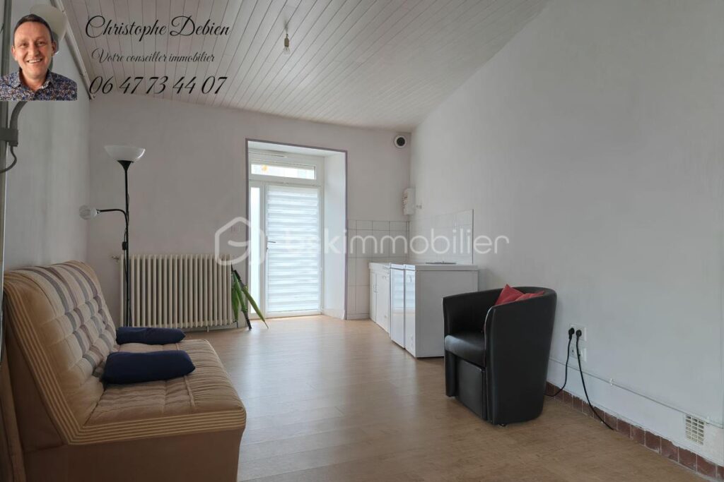 PAVILLON FAMILIAL 221 M² – 6 CHAMBRES – JARDIN CLOS & DÉPENDANCES – CENTRE DE CHAVAGNES-EN-PAILLERS – 10 pièces – 6 chambres – 221 m²