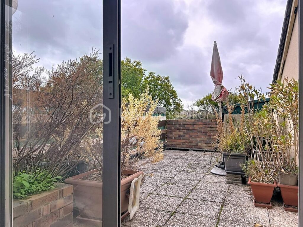 ***DUPLEX AVEC TERRASSE ET BALCONS*** – 5 pièces – 3 chambres – 108 m²