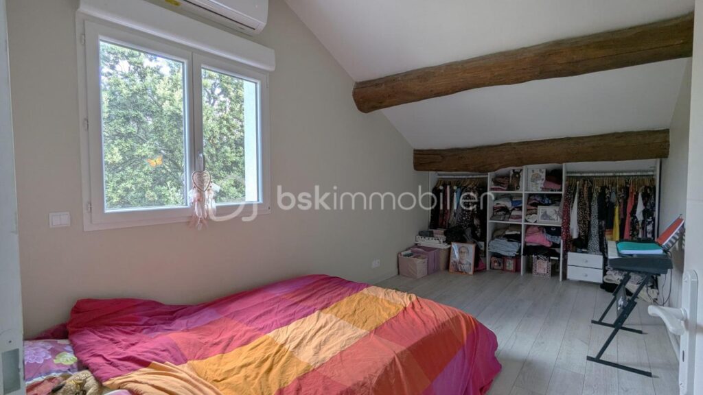 Ensemble de 2 habitations sur une belle parcelle arborée – 8 pièces – 6 chambres – 227 m²