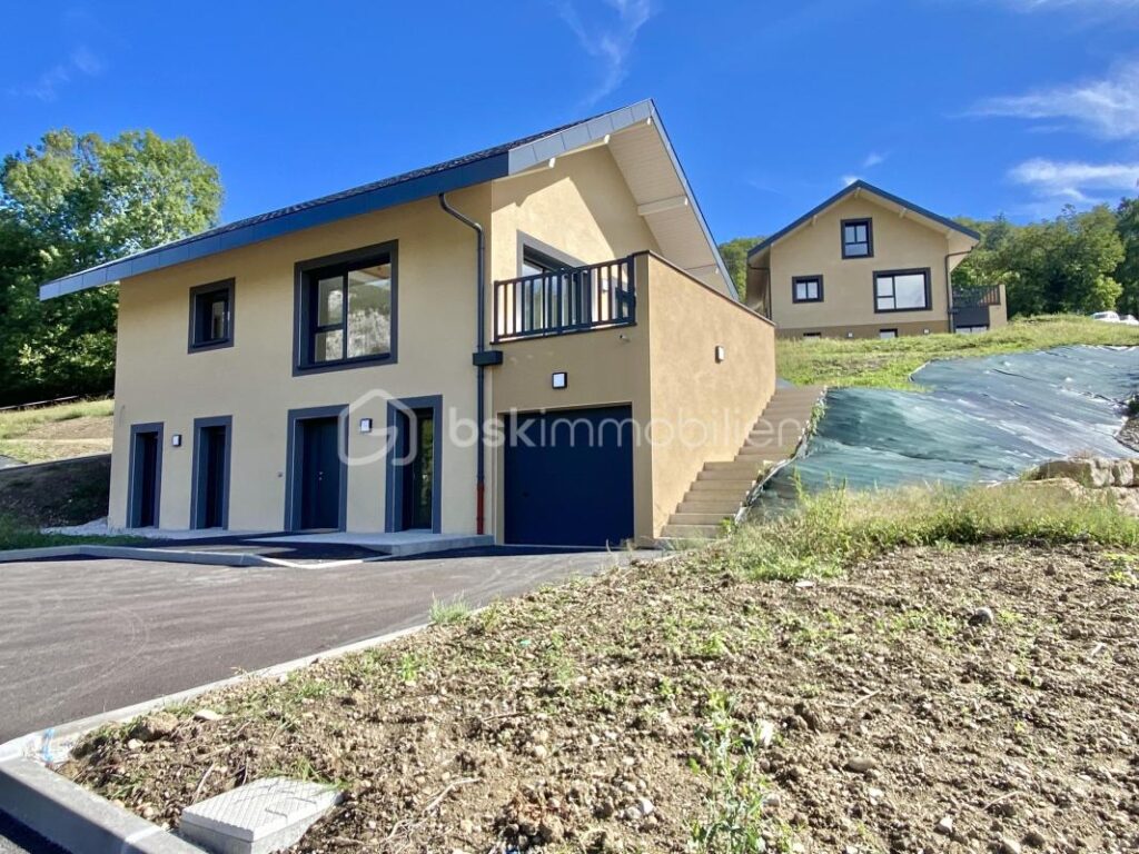 Magnifique maison 5 pièces sur 660 m² de terrain à l’entrée de Sillingy – 5 pièces – 4 chambres – 124 m²