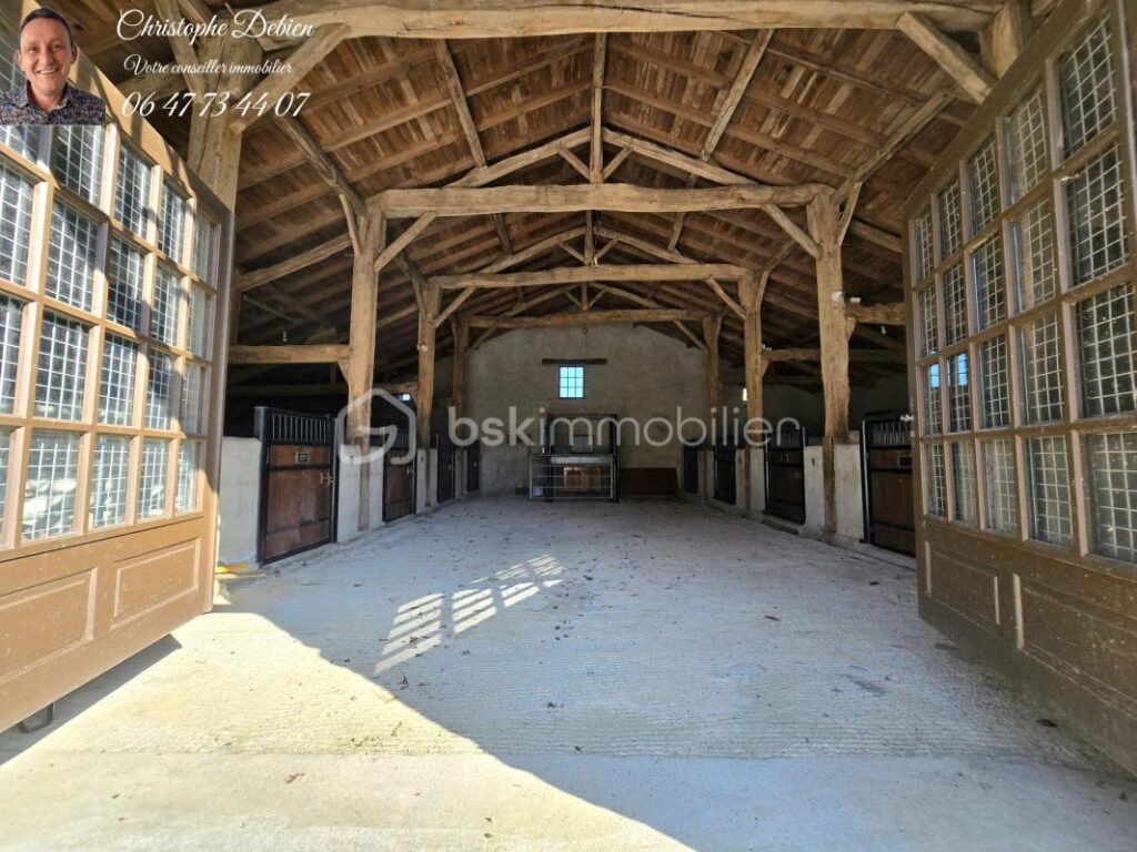 Entre nature, confort et authenticité – Un lieu de vie rare à découvrir aux Lucs-sur-Boulogne – 7 pièces – 4 chambres – 200 m²