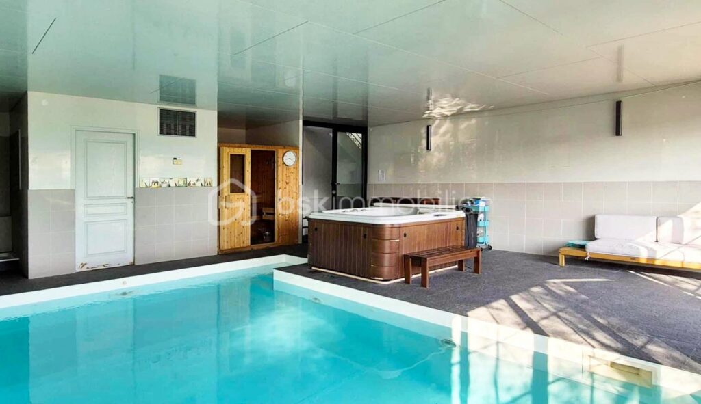 Demeure de très haut standing – NR pièces – 9 chambres – 564 m²