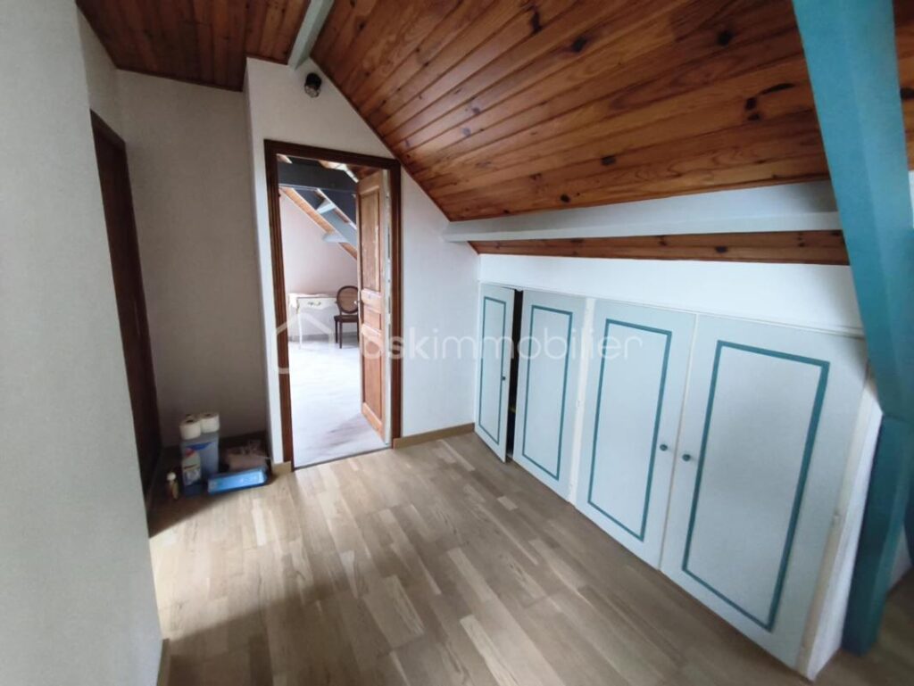 Charmant pavillon familial aux beaux volumes – 7 pièces – 4 chambres – 145 m²