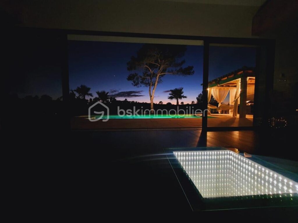 Maison de 200 m² dans un cadre magique et son extérieur a couper le souffle – 4 pièces – 3 chambres – 170 m²