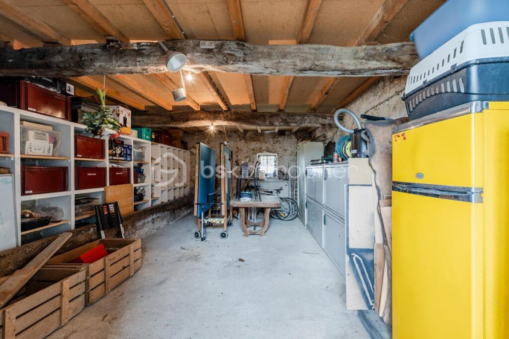 MAISON AVEC CHARME , POTENTIEL D’AGRANDISSEMENT ET DEPENDANCE AU CALME ET SANS VIS A VIS – 5 pièces – 3 chambres – 128 m²