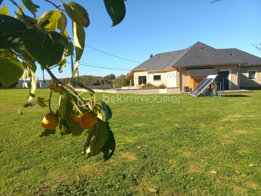 Élégance contemporaine au cœur de la campagne de Loucrup – 8 pièces – 4 chambres – 220 m²