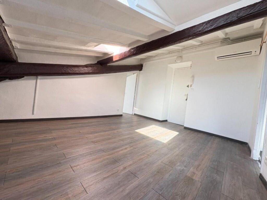 T2 AU PIED DU PORT – 2 pièces – 1 chambre – 22 m²